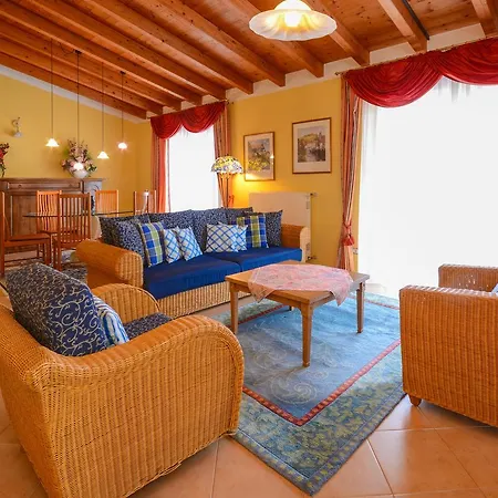Piccola Italia Aparthotel 4*
