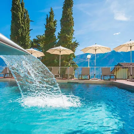 Piccola Italia Aparthotel 4*