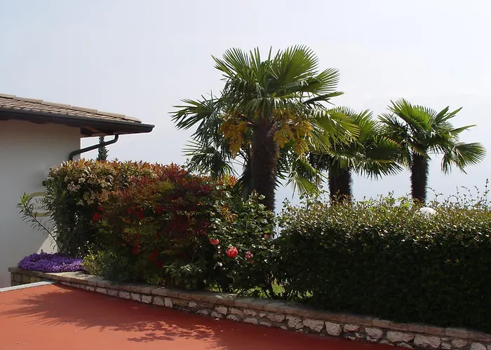 Piccola Italia アパートホテル トレモージネ