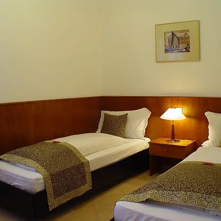 Aparthotel Piccola Italia 4*