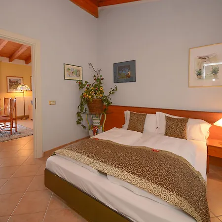 Piccola Italia Aparthotel