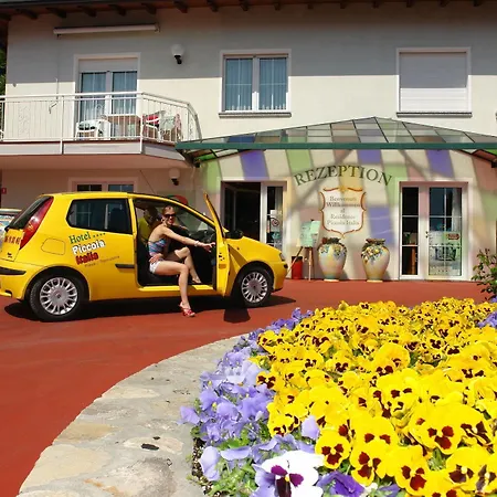 Aparthotel Piccola Italia 4*